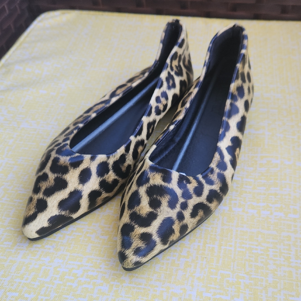Leopard Print Pointed Toe Flats in Gold and Black - Picture 3 of 16